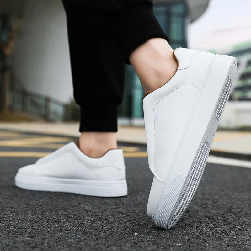 Alvaro Ferucci Classic Sneakers