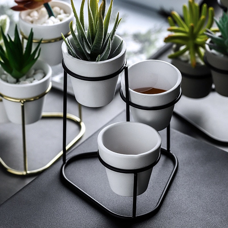 Nuso Life Porcelain Pottery Stand